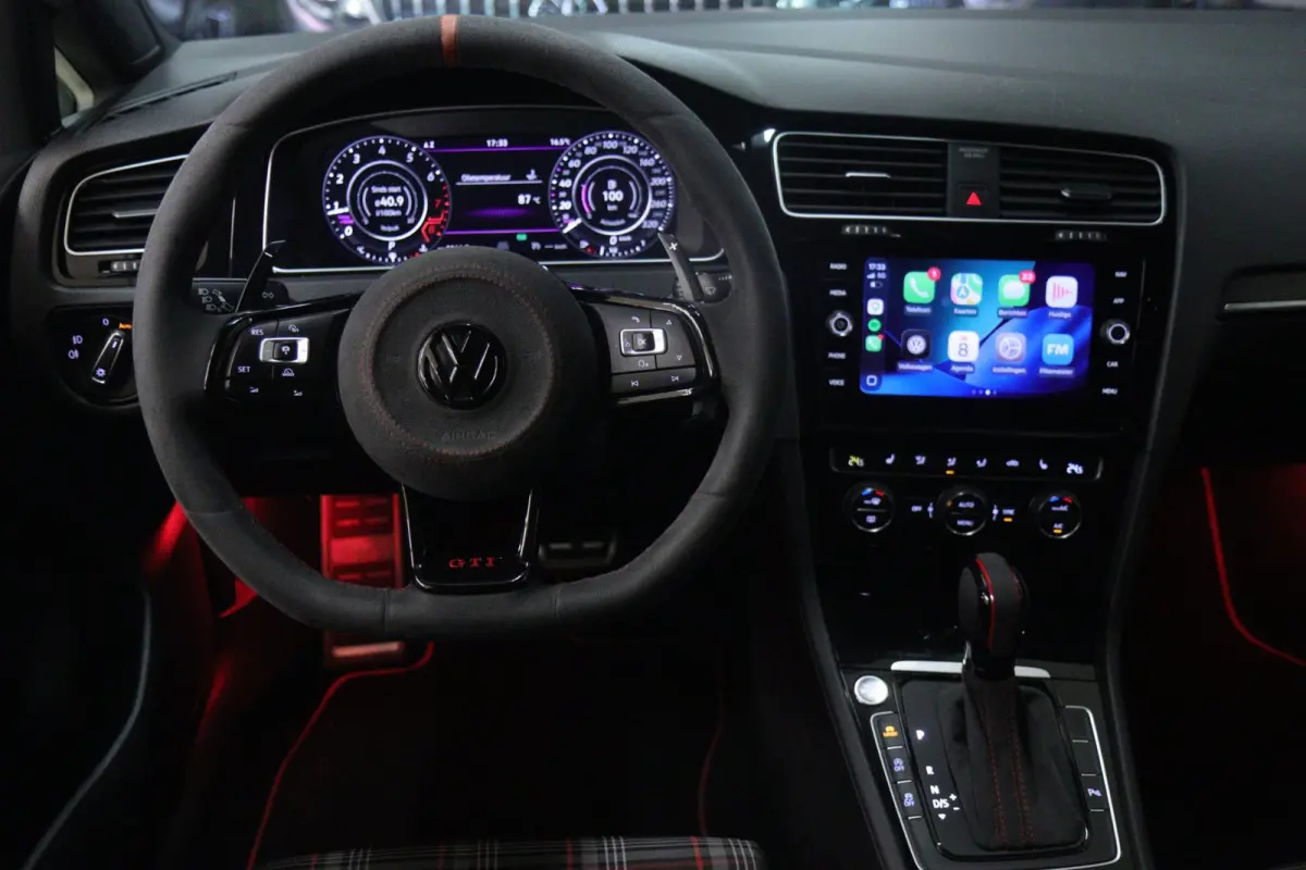2.0 TSI GTI Performance PANO/CARPLAY/STOELVER/CAM/ACC/VOL