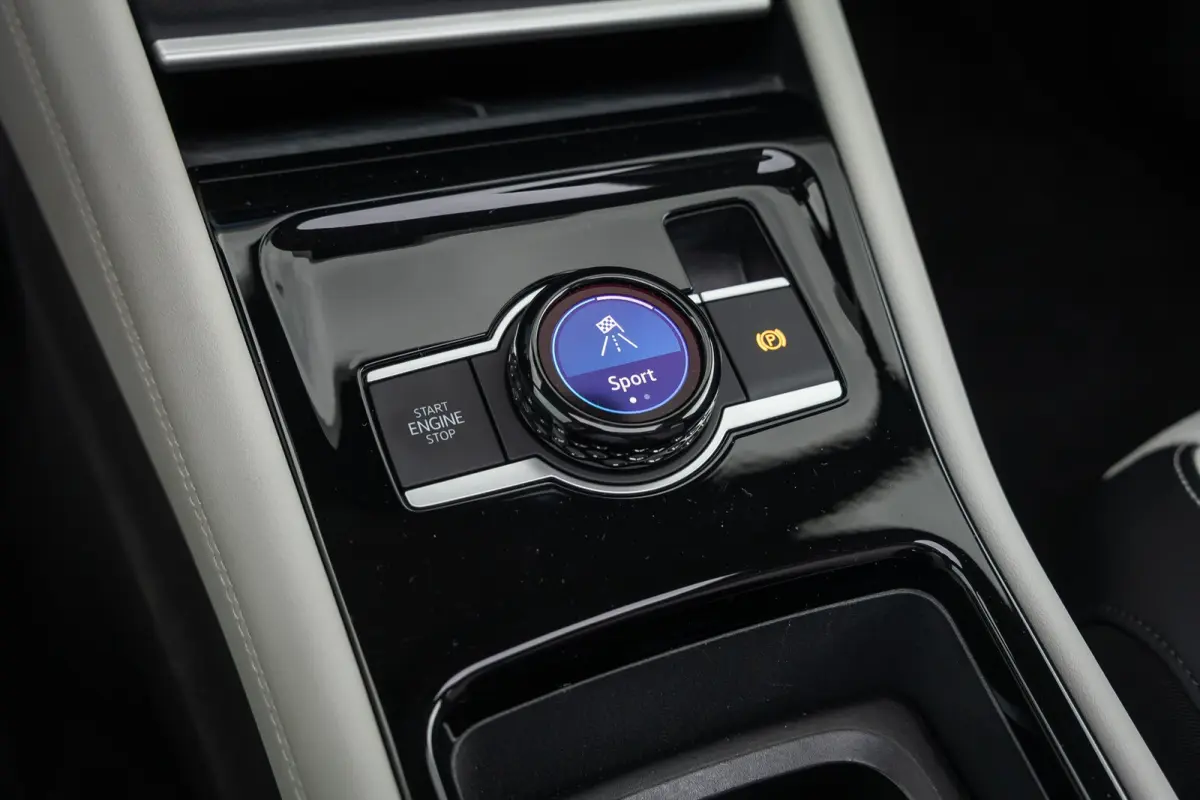 1.5 eHybrid Elegance | Elek. Trekhaak | Cruise control adaptief | Panorama dak Elek. | 20'' | 360 Camera | Stoel/Stuurverwarming | Achterklep Elek. | Apple Carplay/Android Auto | Achteruitri