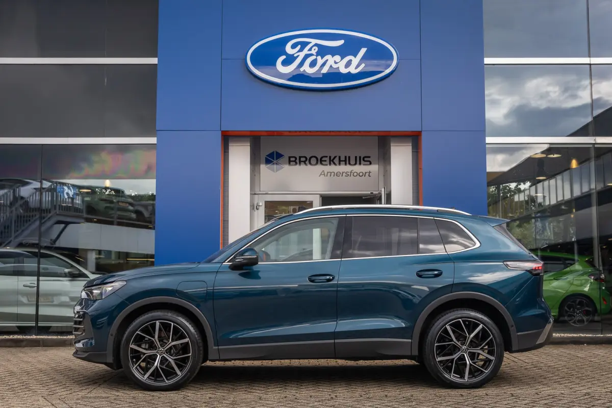 1.5 eHybrid Elegance | Elek. Trekhaak | Cruise control adaptief | Panorama dak Elek. | 20'' | 360 Camera | Stoel/Stuurverwarming | Achterklep Elek. | Apple Carplay/Android Auto | Achteruitri