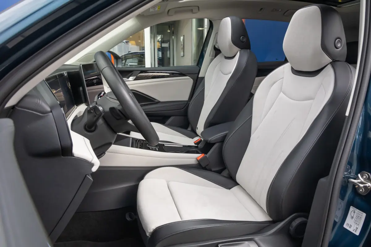 1.5 eHybrid Elegance | Elek. Trekhaak | Cruise control adaptief | Panorama dak Elek. | 20'' | 360 Camera | Stoel/Stuurverwarming | Achterklep Elek. | Apple Carplay/Android Auto | Achteruitri