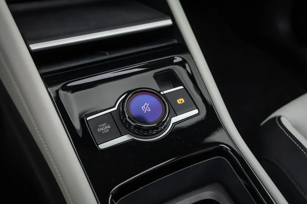 1.5 eHybrid Elegance | Elek. Trekhaak | Cruise control adaptief | Panorama dak Elek. | 20'' | 360 Camera | Stoel/Stuurverwarming | Achterklep Elek. | Apple Carplay/Android Auto | Achteruitri