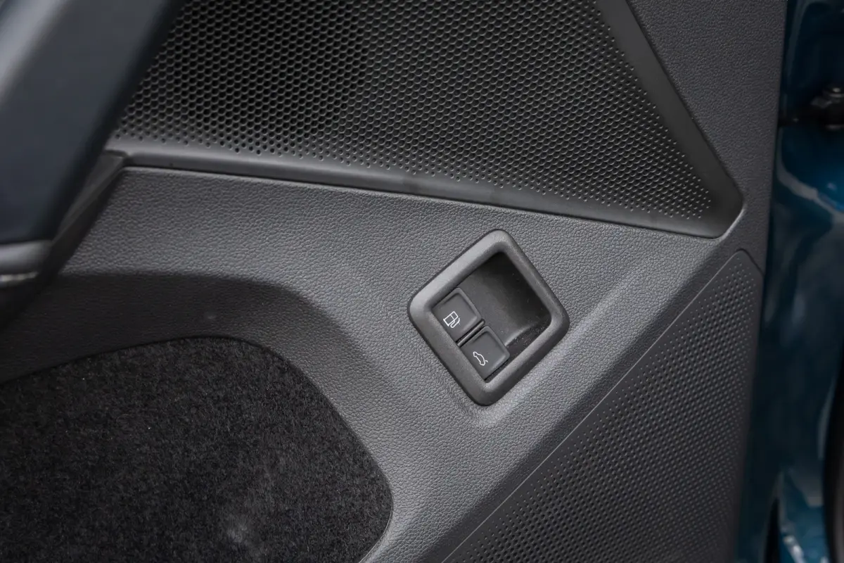 1.5 eHybrid Elegance | Elek. Trekhaak | Cruise control adaptief | Panorama dak Elek. | 20'' | 360 Camera | Stoel/Stuurverwarming | Achterklep Elek. | Apple Carplay/Android Auto | Achteruitri