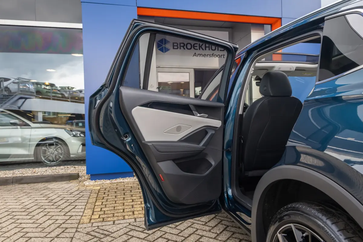 1.5 eHybrid Elegance | Elek. Trekhaak | Cruise control adaptief | Panorama dak Elek. | 20'' | 360 Camera | Stoel/Stuurverwarming | Achterklep Elek. | Apple Carplay/Android Auto | Achteruitri