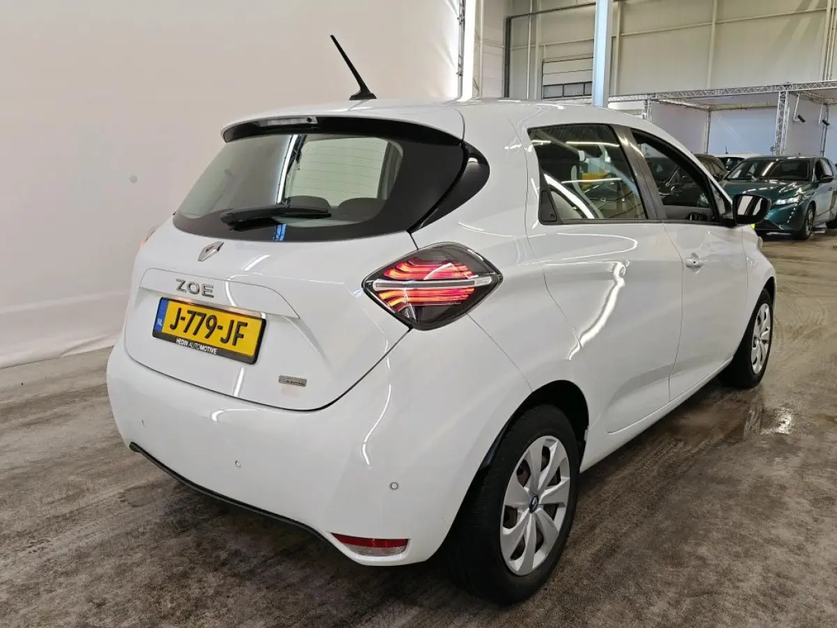 R110 LIFE 52 kWh (87% SOH) I KOOPACCU I NAVIGATIESYSTEEM I P-SENSOREN I CLIMATE CONTROL