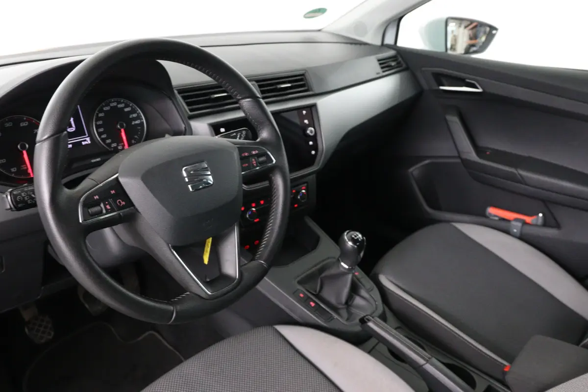 1.0 TSI Style Business Intense | 1e Eigenaar! | Dealer Onderhouden | Navi | Clima | Camera | Cruise Control | DAB | Parkeersensoren V+A | Lichtmetalen Velgen