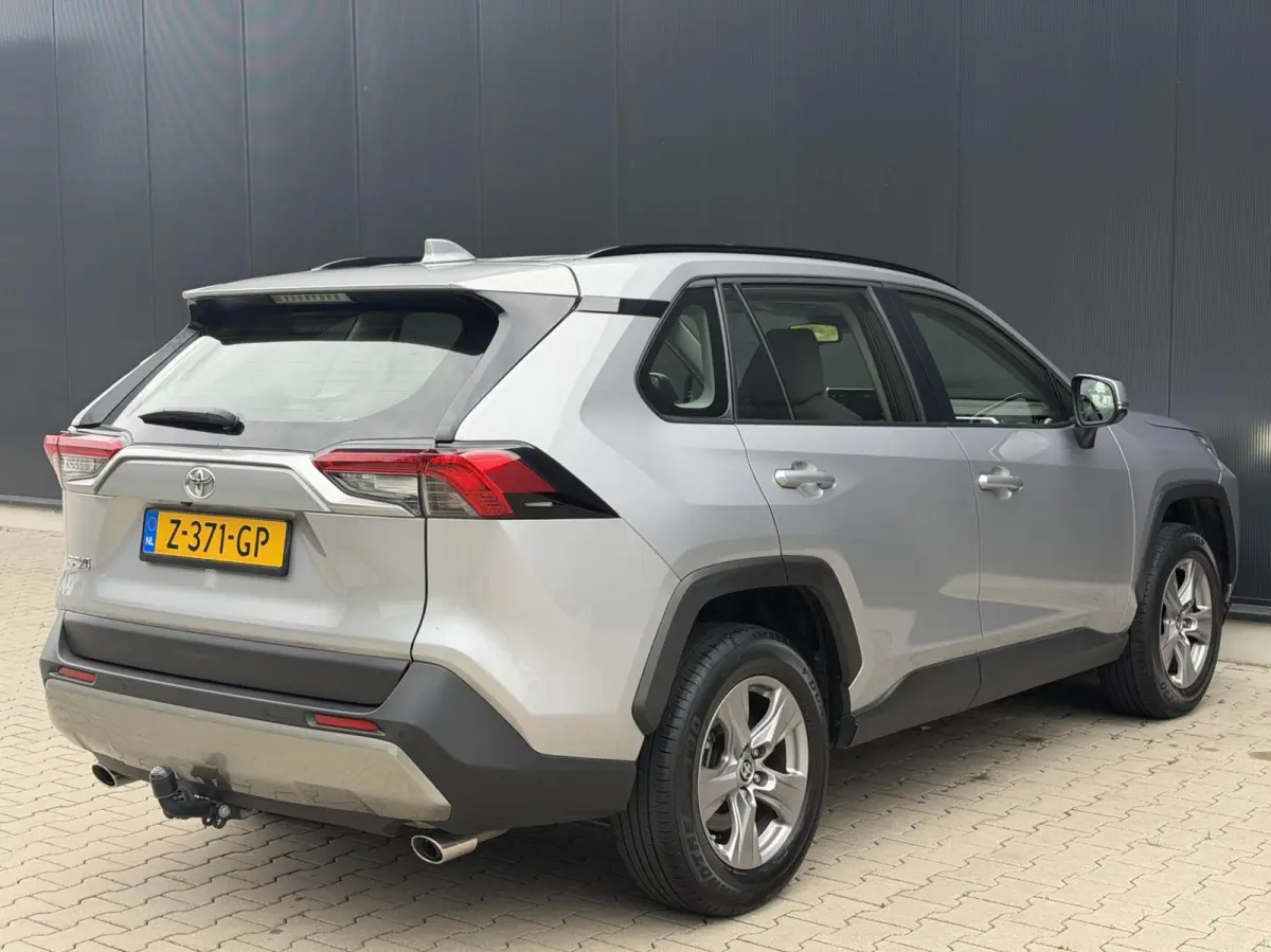 2.0 VVT-iE Dynamic Automaat Trekhaak Carplay PDC