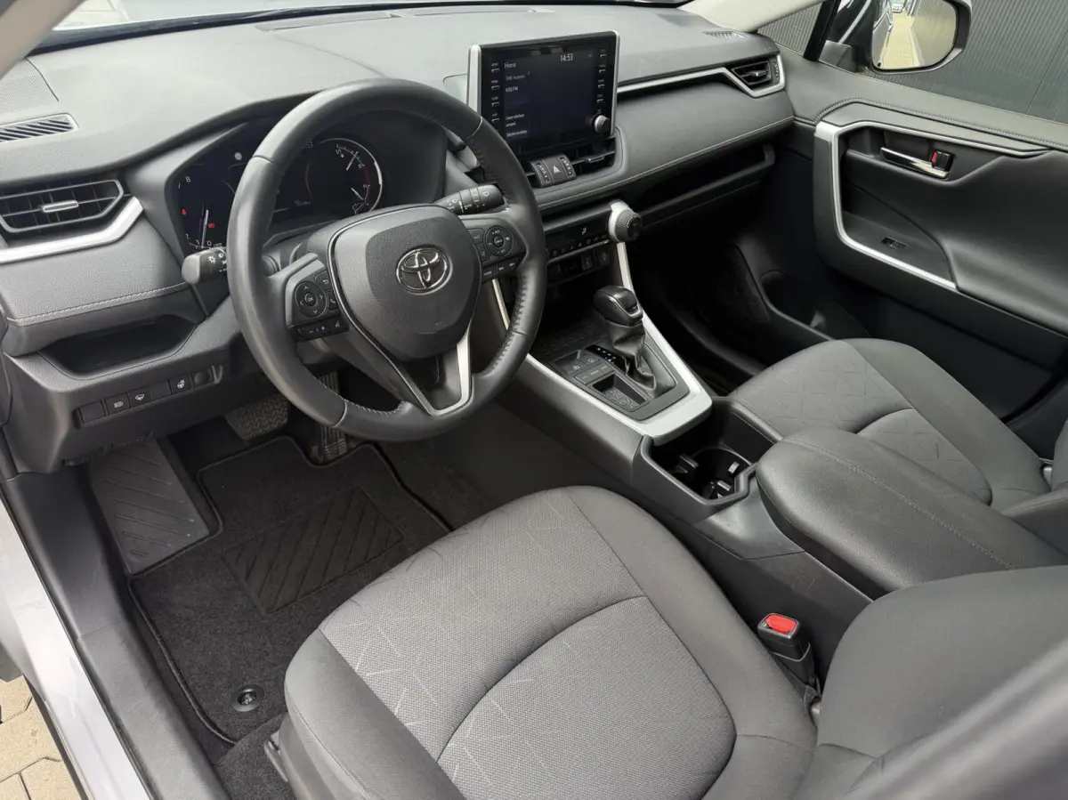 2.0 VVT-iE Dynamic Automaat Trekhaak Carplay PDC