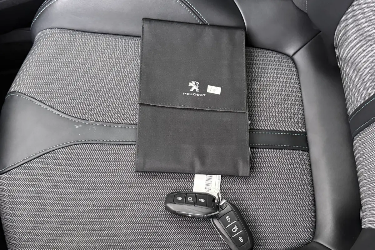 1.2 131 PK Aut. Allure Avantage Carplay Camera Head-Up