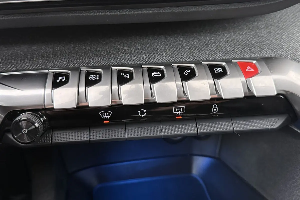 1.2 131 PK Aut. Allure Avantage Carplay Camera Head-Up