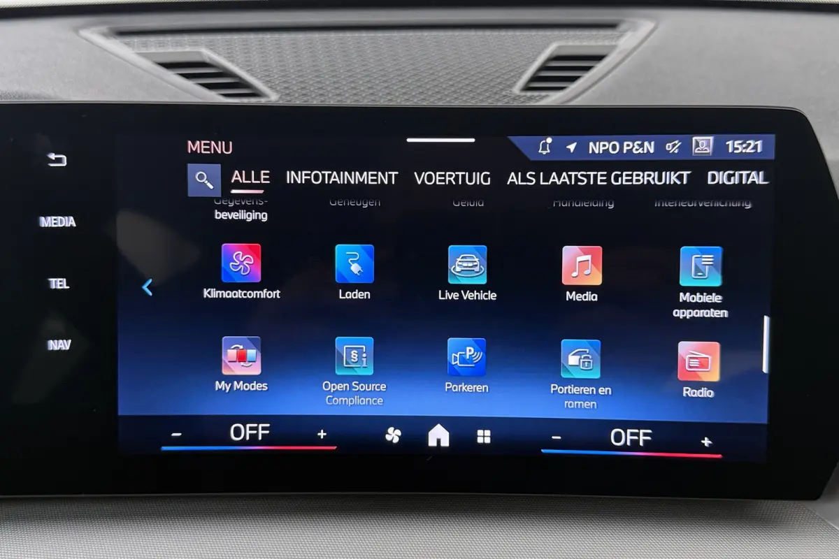 xDrive30e Carplay Camera Leder