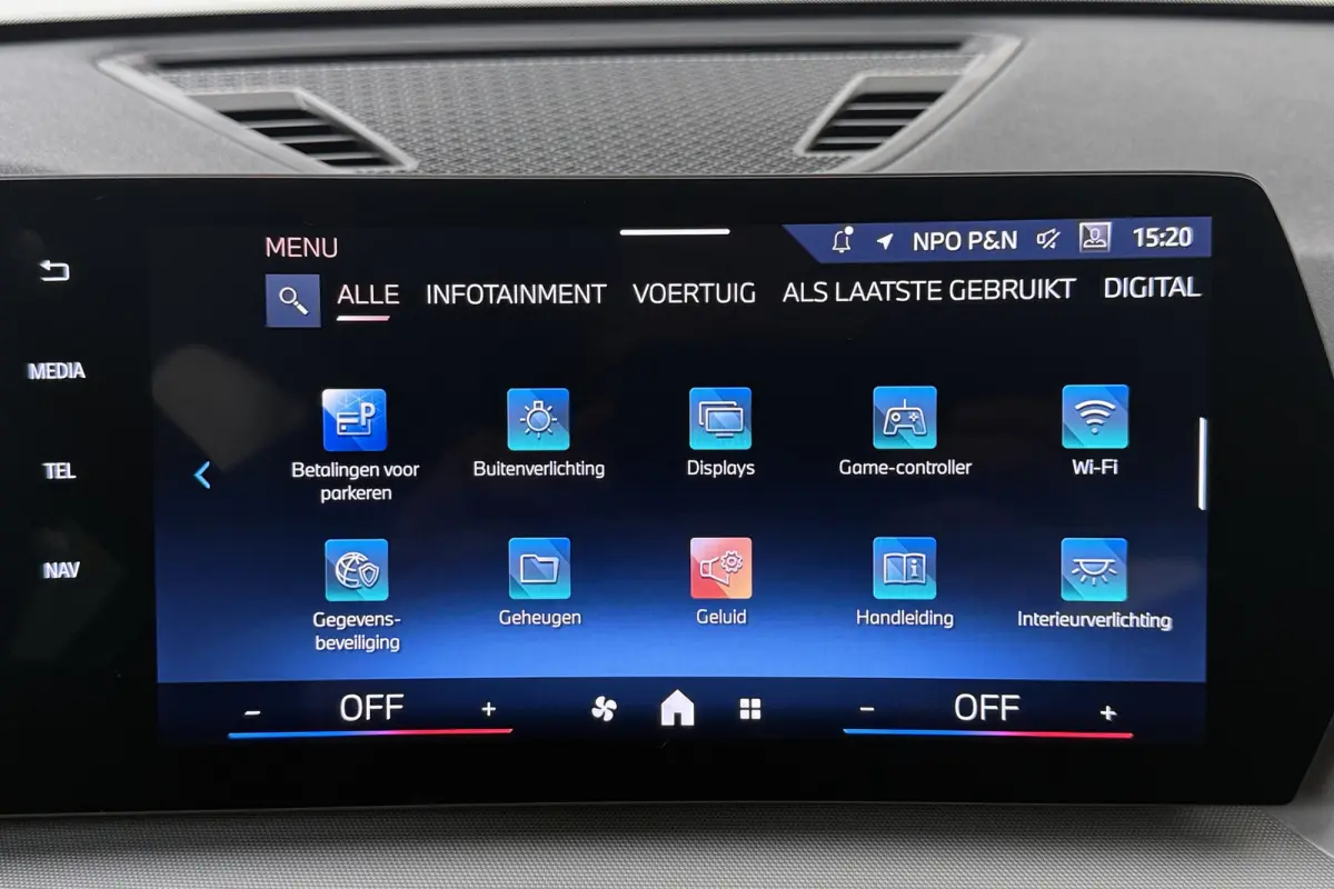 xDrive30e Carplay Camera Leder