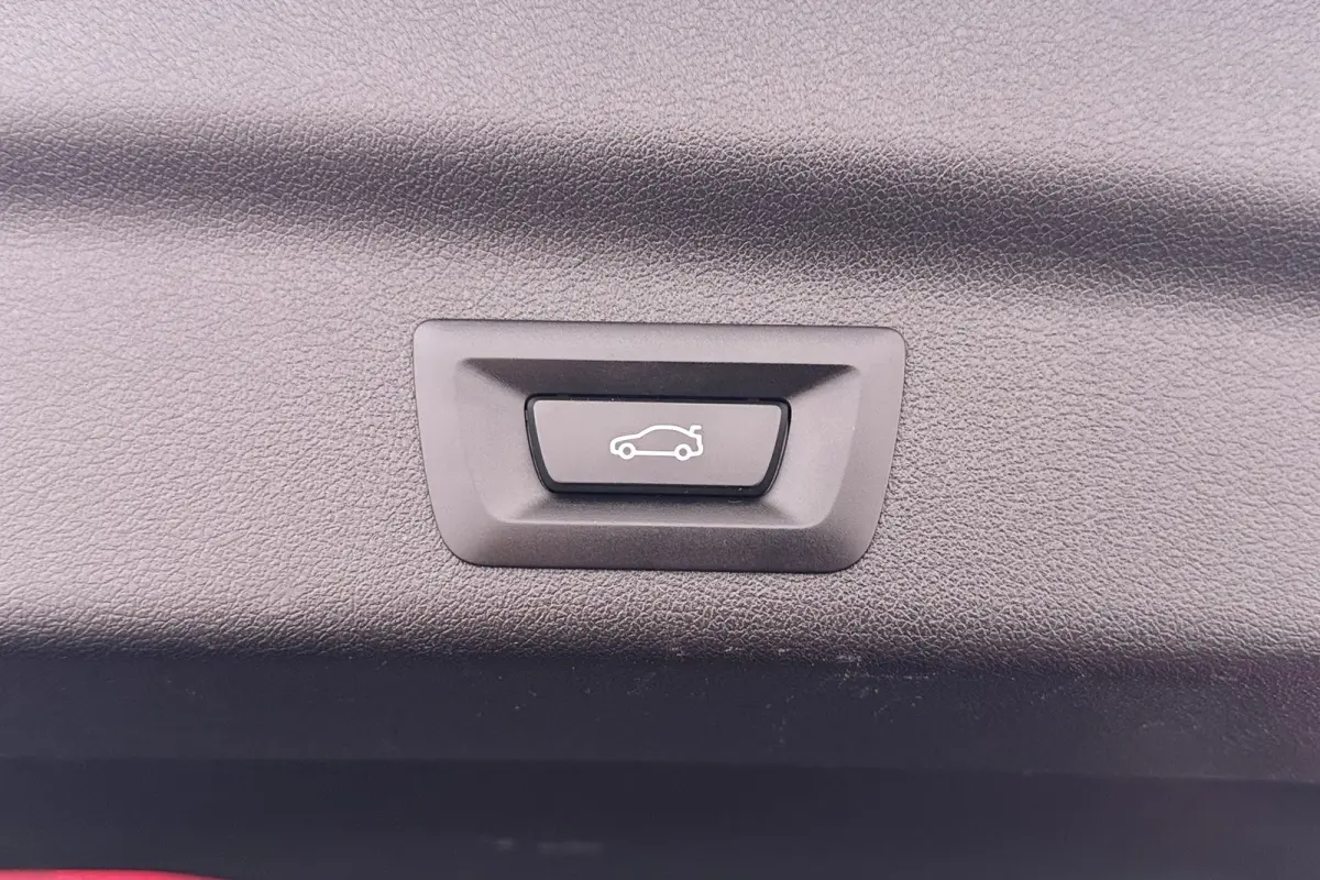 xDrive30e Carplay Camera Leder
