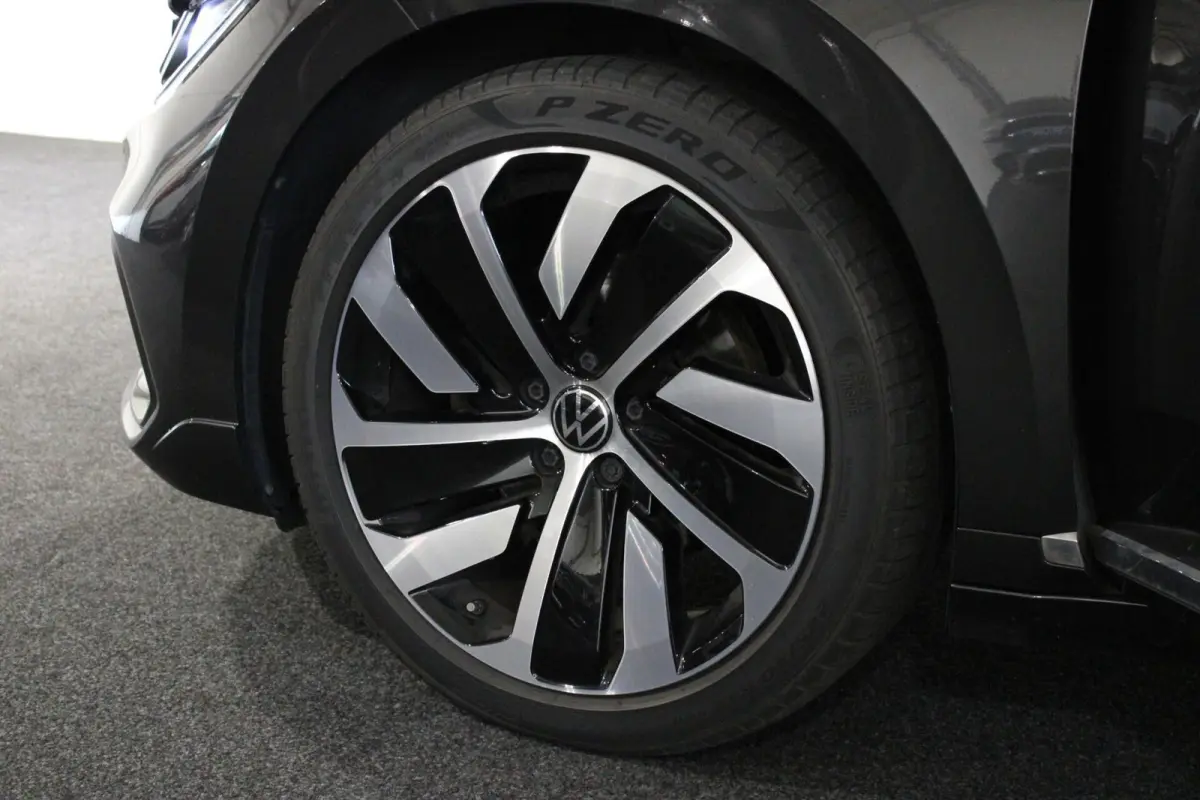 1.4 TSI eHybrid R-Line | Panoramadak | Stoelmassage | Trekhaak