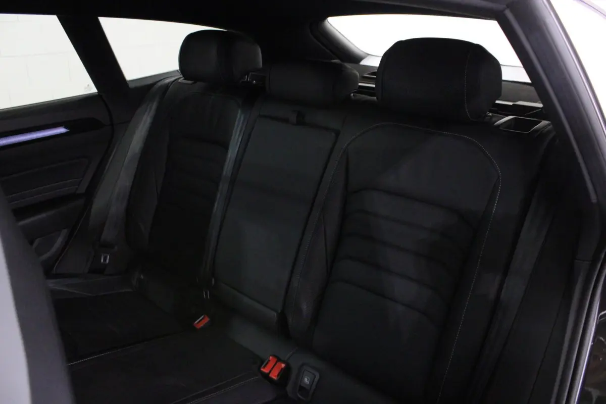 1.4 TSI eHybrid R-Line | Panoramadak | Stoelmassage | Trekhaak