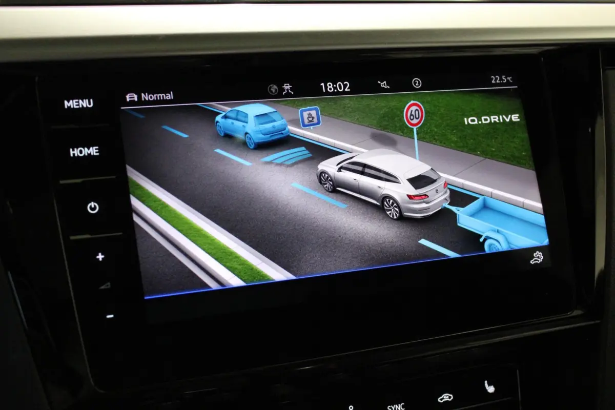 1.4 TSI eHybrid R-Line | Panoramadak | Stoelmassage | Trekhaak