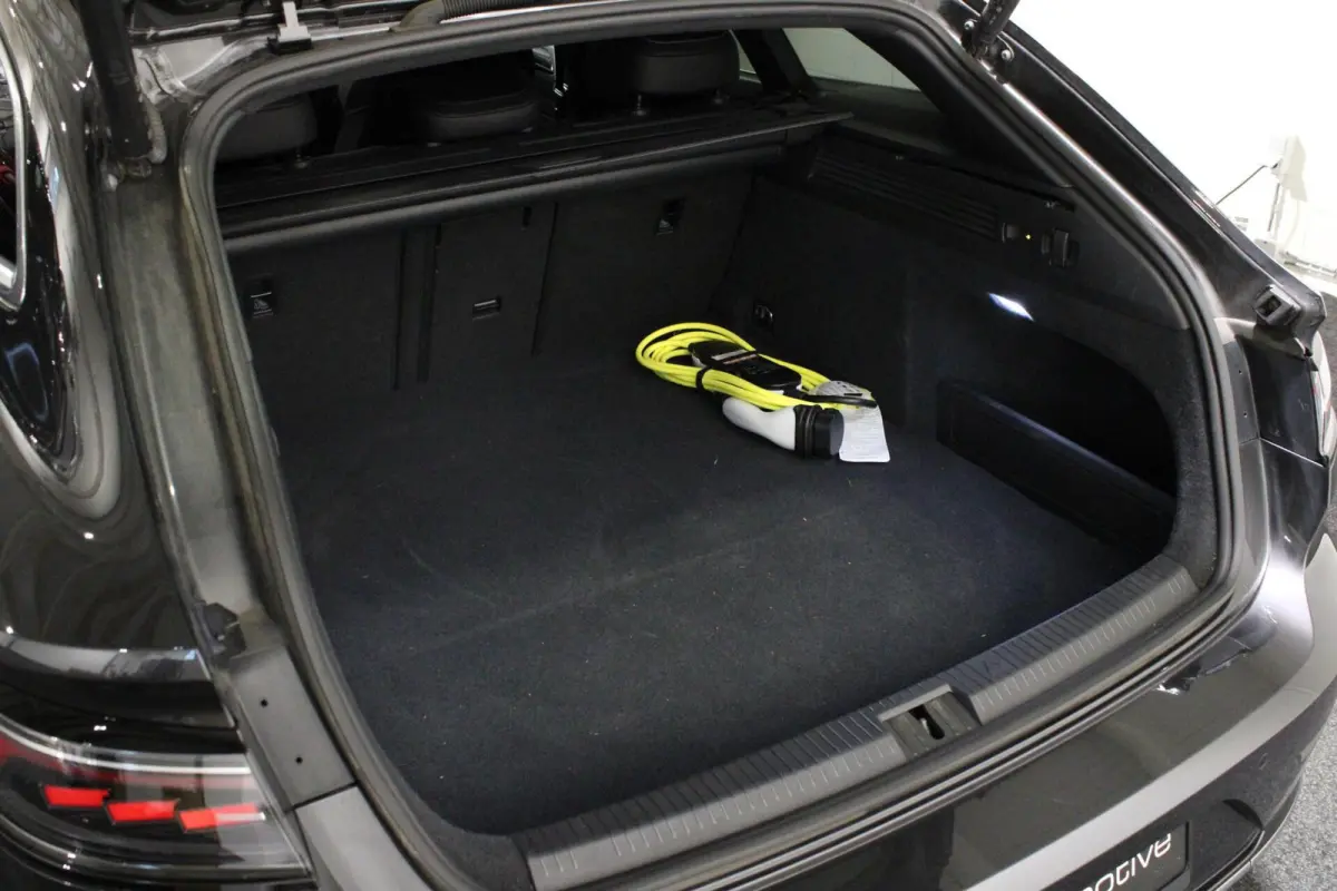1.4 TSI eHybrid R-Line | Panoramadak | Stoelmassage | Trekhaak