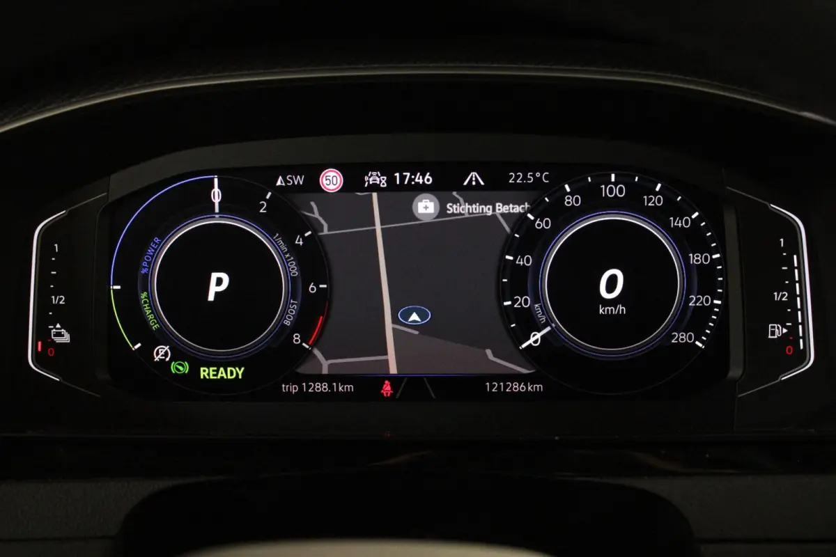 1.4 TSI eHybrid R-Line | Panoramadak | Stoelmassage | Trekhaak