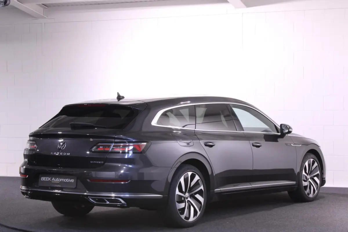 1.4 TSI eHybrid R-Line | Panoramadak | Stoelmassage | Trekhaak