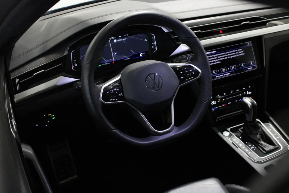 1.4 TSI eHybrid R-Line | Panoramadak | Stoelmassage | Trekhaak