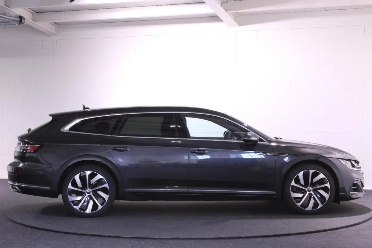 1.4 TSI eHybrid R-Line | Panoramadak | Stoelmassage | Trekhaak