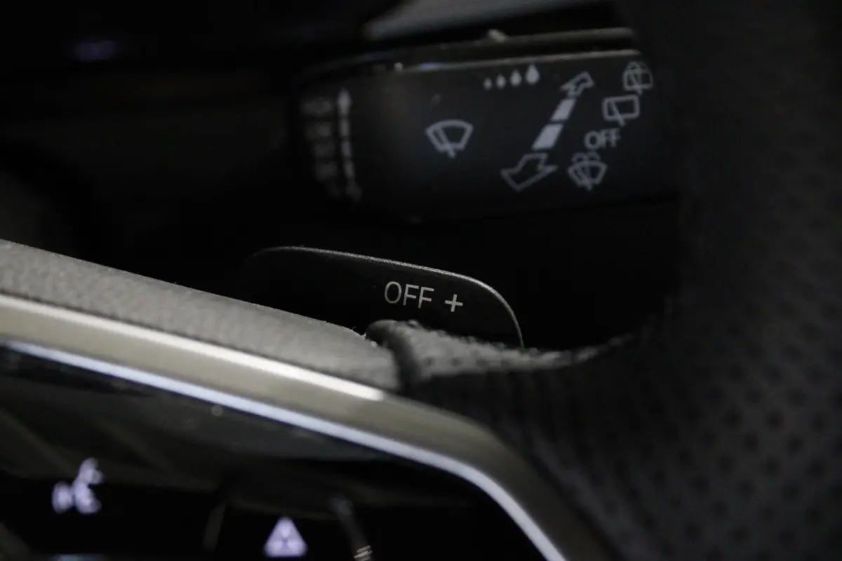 1.4 TSI eHybrid R-Line | Panoramadak | Stoelmassage | Trekhaak
