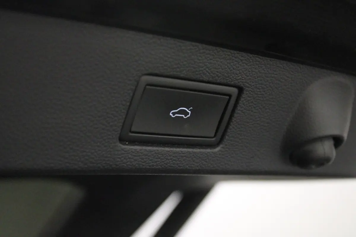 1.4 TSI eHybrid R-Line | Panoramadak | Stoelmassage | Trekhaak