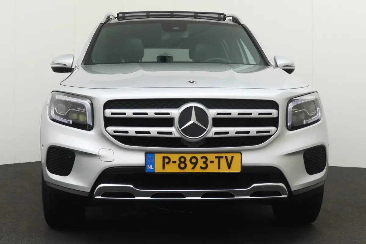200 Business Solution Luxury Elek.Trekhaak Pano-dak Sfeerverlichting
