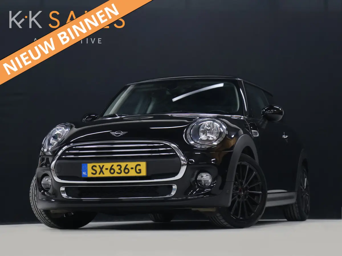 1.5 One Salt [APPLE CARPLAY, CRUISE CONTROL, SPORT STUUR LEDER, NAVIGATIE, AIRCO, START STOP SYSTEEM, MIDNIGHTBLACK METAAL LAK, ALARMKLASSE 3, NIEUWSTAAT]