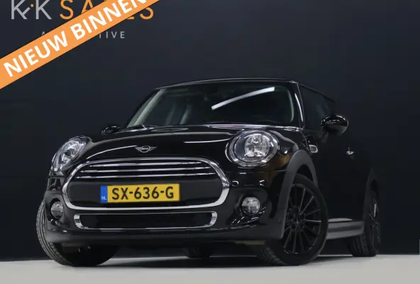 1.5 One Salt [APPLE CARPLAY, CRUISE CONTROL, SPORT STUUR LEDER, NAVIGATIE, AIRCO, START STOP SYSTEEM, MIDNIGHTBLACK METAAL LAK, ALARMKLASSE 3, NIEUWSTAAT]