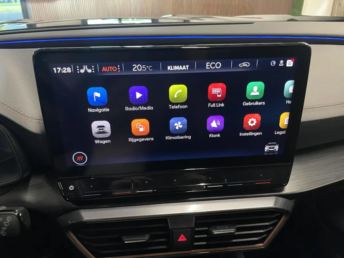 1.4 e-Hybrid VZ Tribe Edition 245 PK/ Cam/ Memo/ 19''LMV/ CarPlay