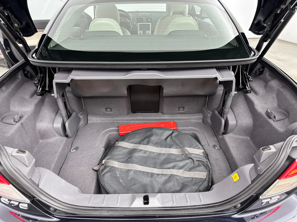 Convertible C70 2.5 T5 Tourer Luxury Line | ORIG. NL | 18" | Elektrisch verst. Lederen Stoelen | Stoelverwarming | BLIS | Xenon | Keyless | Navigatie | Alarm Klasse 3