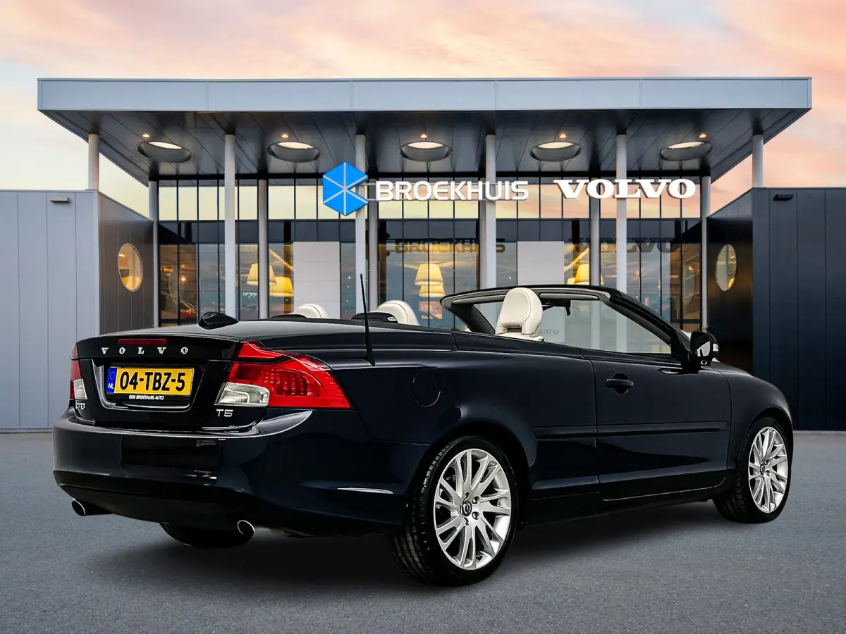 Convertible C70 2.5 T5 Tourer Luxury Line | ORIG. NL | 18" | Elektrisch verst. Lederen Stoelen | Stoelverwarming | BLIS | Xenon | Keyless | Navigatie | Alarm Klasse 3