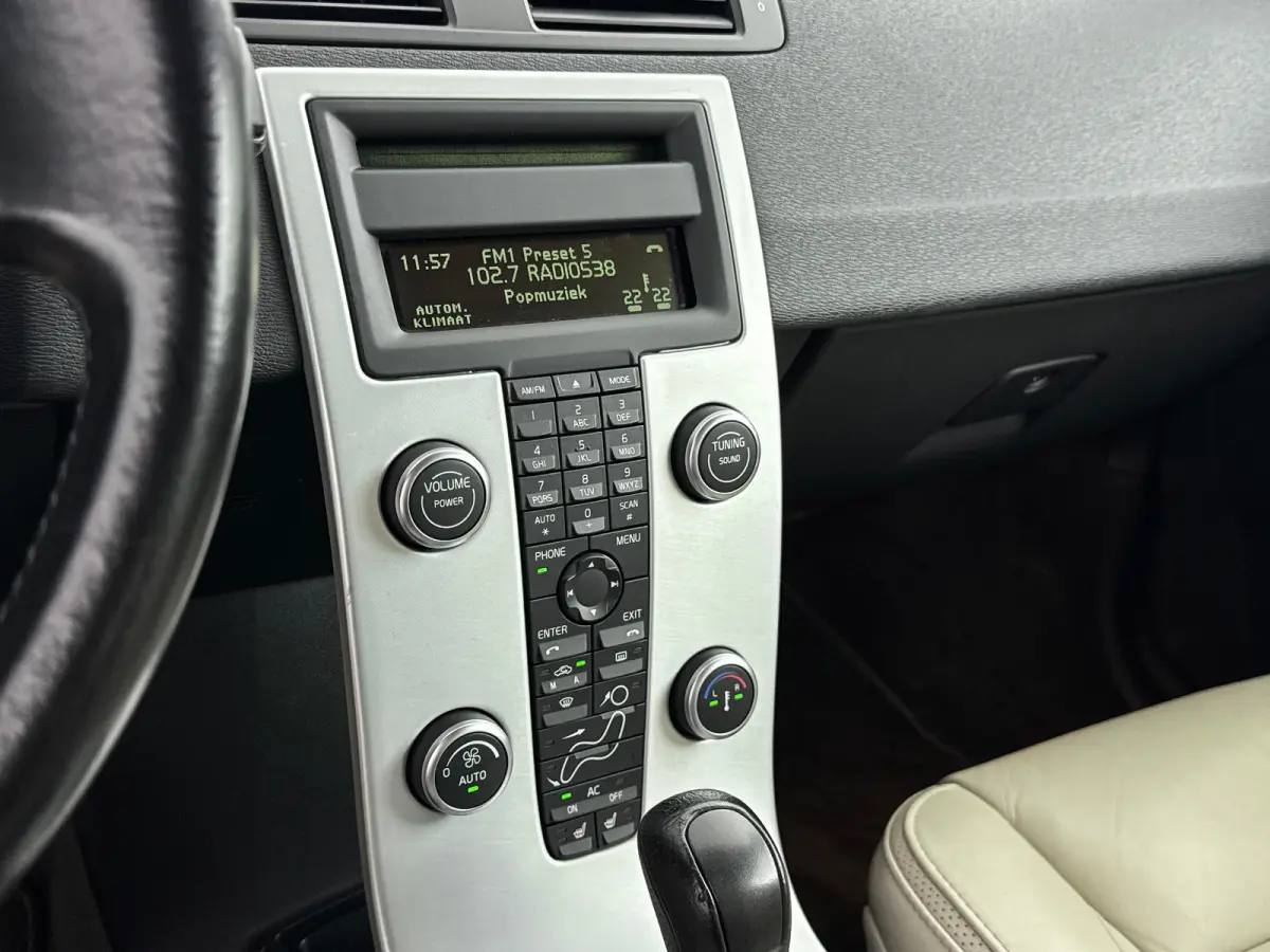 Convertible C70 2.5 T5 Tourer Luxury Line | ORIG. NL | 18" | Elektrisch verst. Lederen Stoelen | Stoelverwarming | BLIS | Xenon | Keyless | Navigatie | Alarm Klasse 3