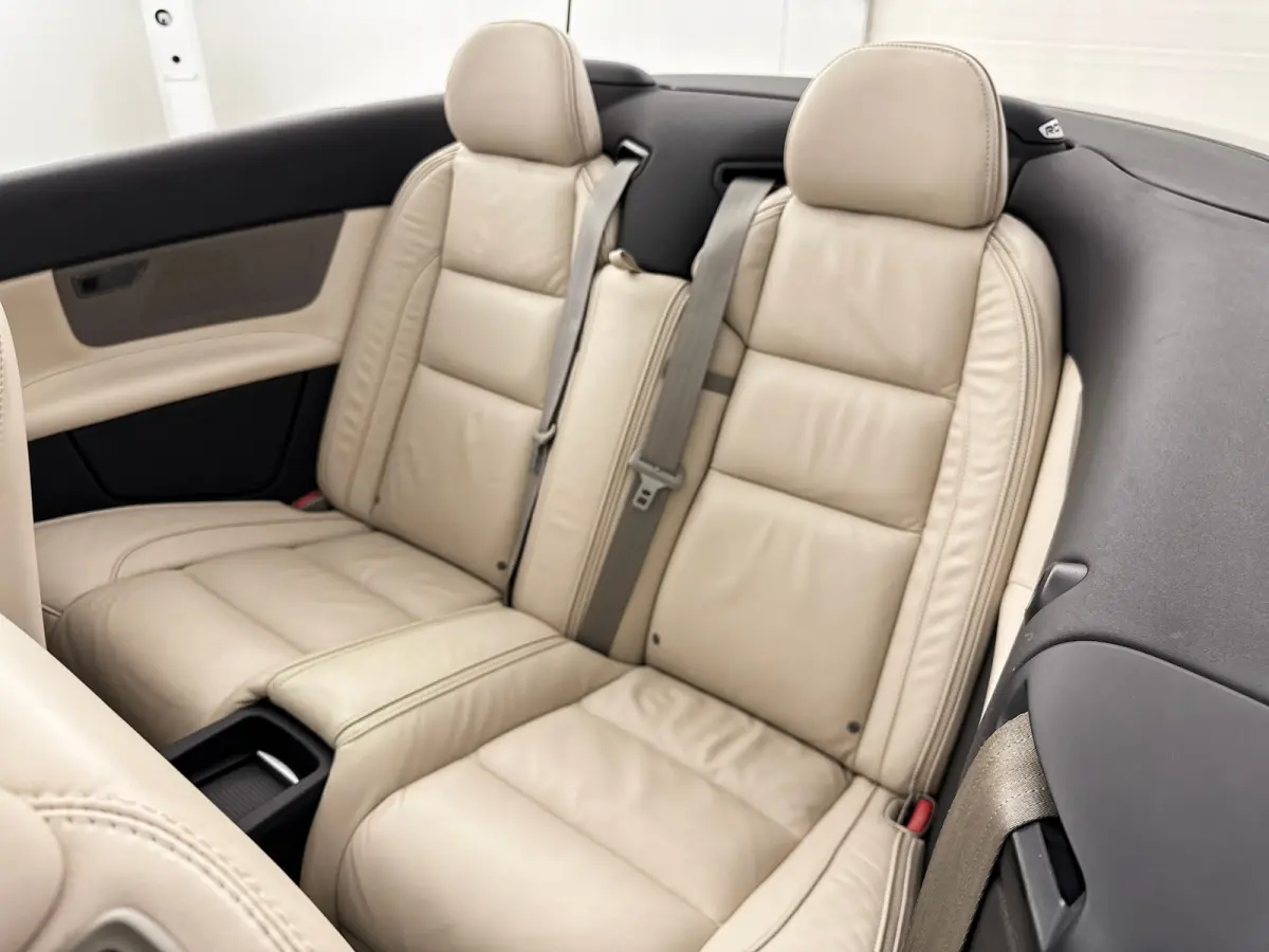 Convertible C70 2.5 T5 Tourer Luxury Line | ORIG. NL | 18" | Elektrisch verst. Lederen Stoelen | Stoelverwarming | BLIS | Xenon | Keyless | Navigatie | Alarm Klasse 3