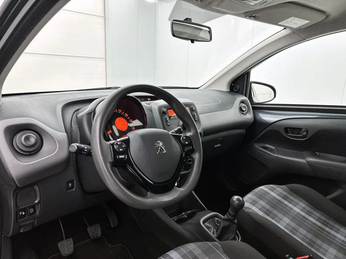 1.0 72pk Active | Airco | IsoFix | Bluetooth |