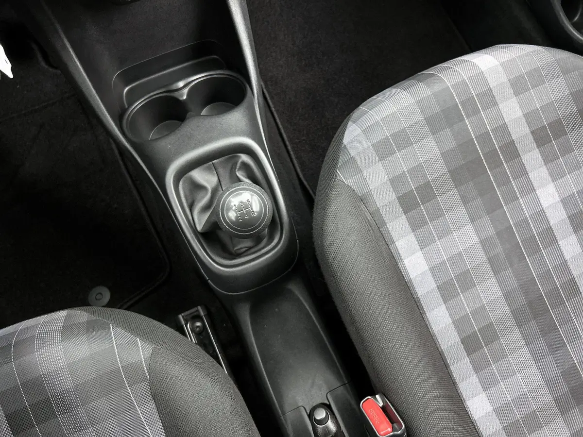 1.0 72pk Active | Airco | IsoFix | Bluetooth |