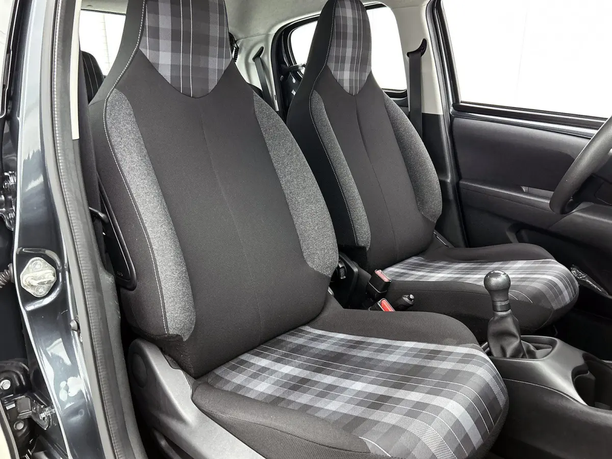 1.0 72pk Active | Airco | IsoFix | Bluetooth |