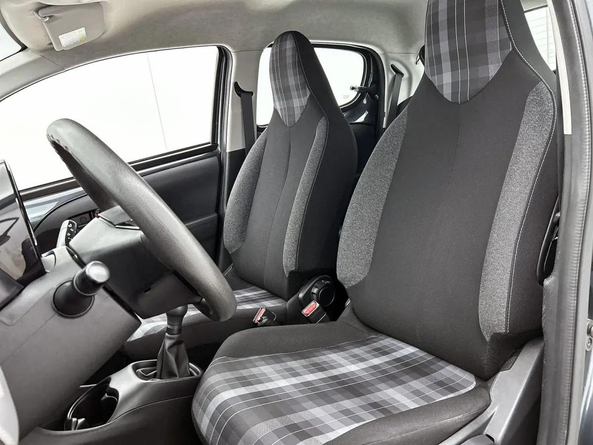 1.0 72pk Active | Airco | IsoFix | Bluetooth |