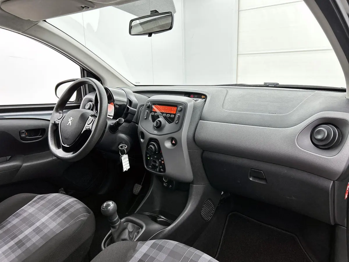 1.0 72pk Active | Airco | IsoFix | Bluetooth |