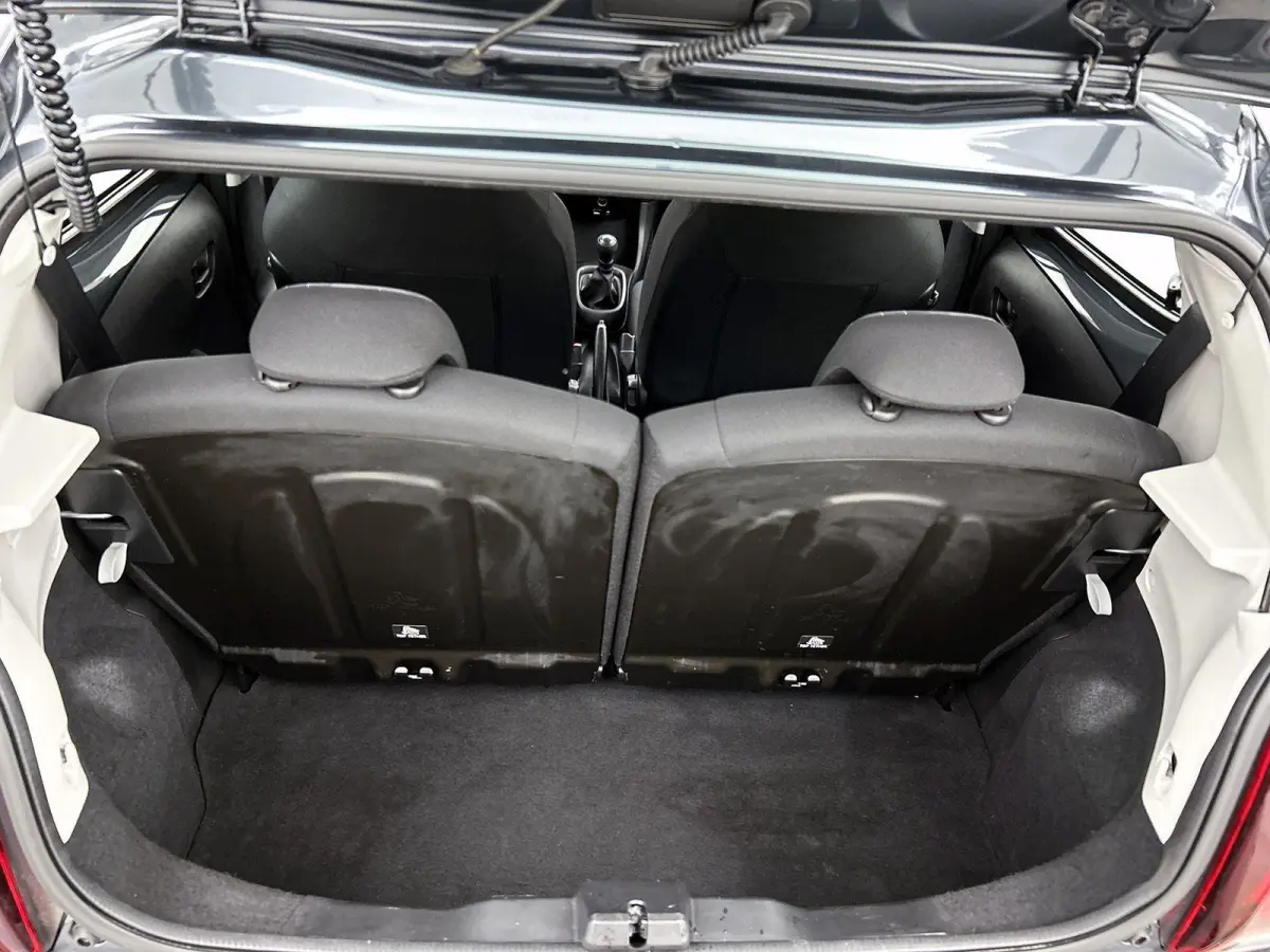 1.0 72pk Active | Airco | IsoFix | Bluetooth |