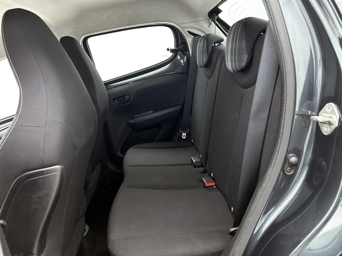 1.0 72pk Active | Airco | IsoFix | Bluetooth |