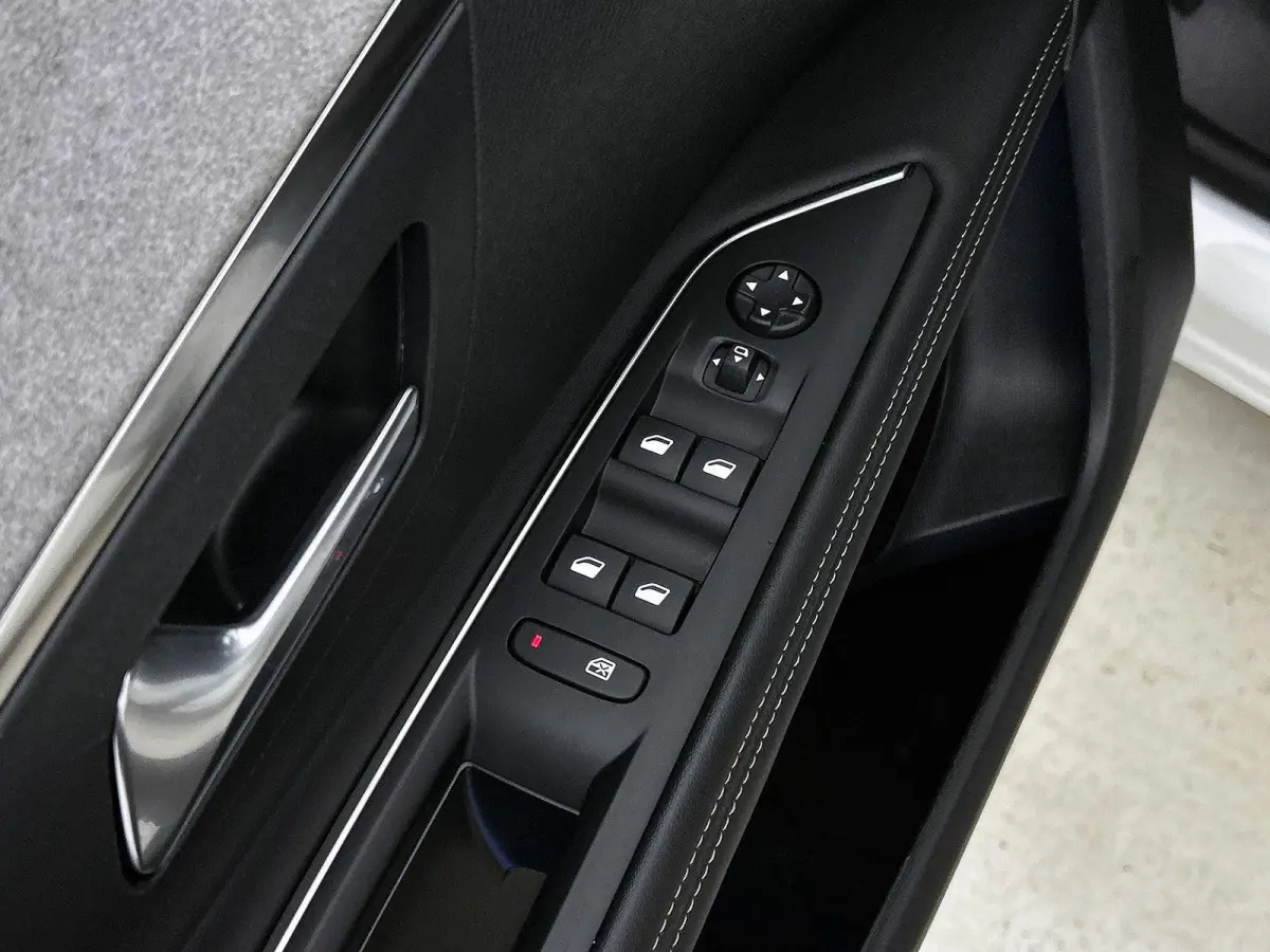 1.2 130pk GT Automaat | Schuif-/Kanteldak | Navigatie | Apple CarPlay/Android Auto | Adaptieve Cruise Control | Camera | Climate Control | Night Vision | Dodehoekdetectie | Keyless Entry/Sta