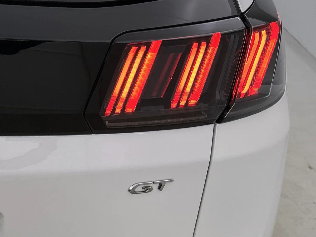 1.2 130pk GT Automaat | Schuif-/Kanteldak | Navigatie | Apple CarPlay/Android Auto | Adaptieve Cruise Control | Camera | Climate Control | Night Vision | Dodehoekdetectie | Keyless Entry/Sta