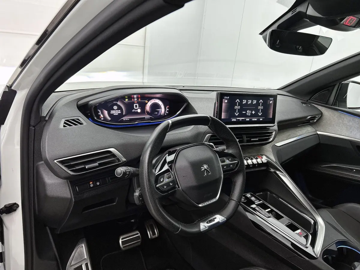 1.2 130pk GT Automaat | Schuif-/Kanteldak | Navigatie | Apple CarPlay/Android Auto | Adaptieve Cruise Control | Camera | Climate Control | Night Vision | Dodehoekdetectie | Keyless Entry/Sta