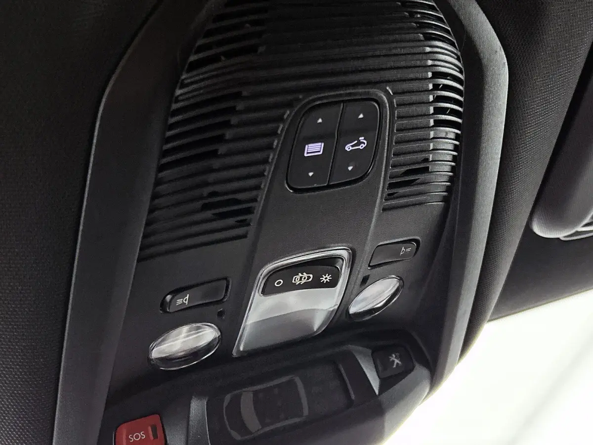1.2 130pk GT Automaat | Schuif-/Kanteldak | Navigatie | Apple CarPlay/Android Auto | Adaptieve Cruise Control | Camera | Climate Control | Night Vision | Dodehoekdetectie | Keyless Entry/Sta