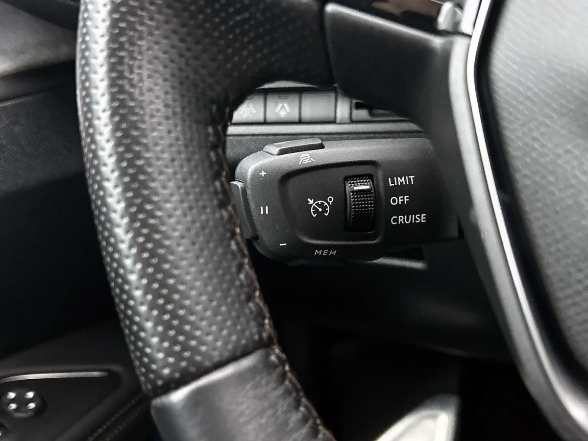 1.2 130pk GT Automaat | Schuif-/Kanteldak | Navigatie | Apple CarPlay/Android Auto | Adaptieve Cruise Control | Camera | Climate Control | Night Vision | Dodehoekdetectie | Keyless Entry/Sta