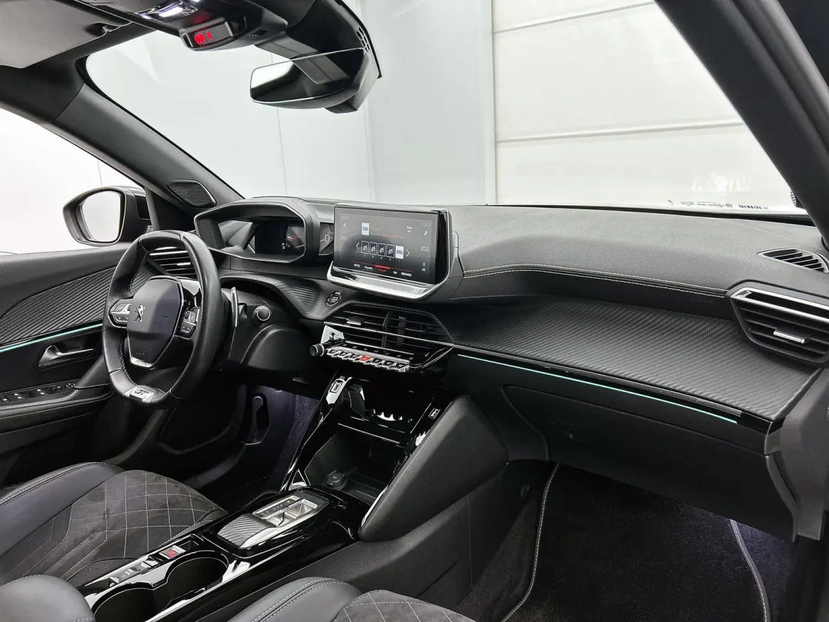 SUV 1.2 130pk GT Automaat Elektrisch Verstelb. Bestuurdersstoel | Schuif-/Kanteldak | Navigatie | Camera | Climate Control | Adaptieve Cruise Control | LED | 17"LMV |