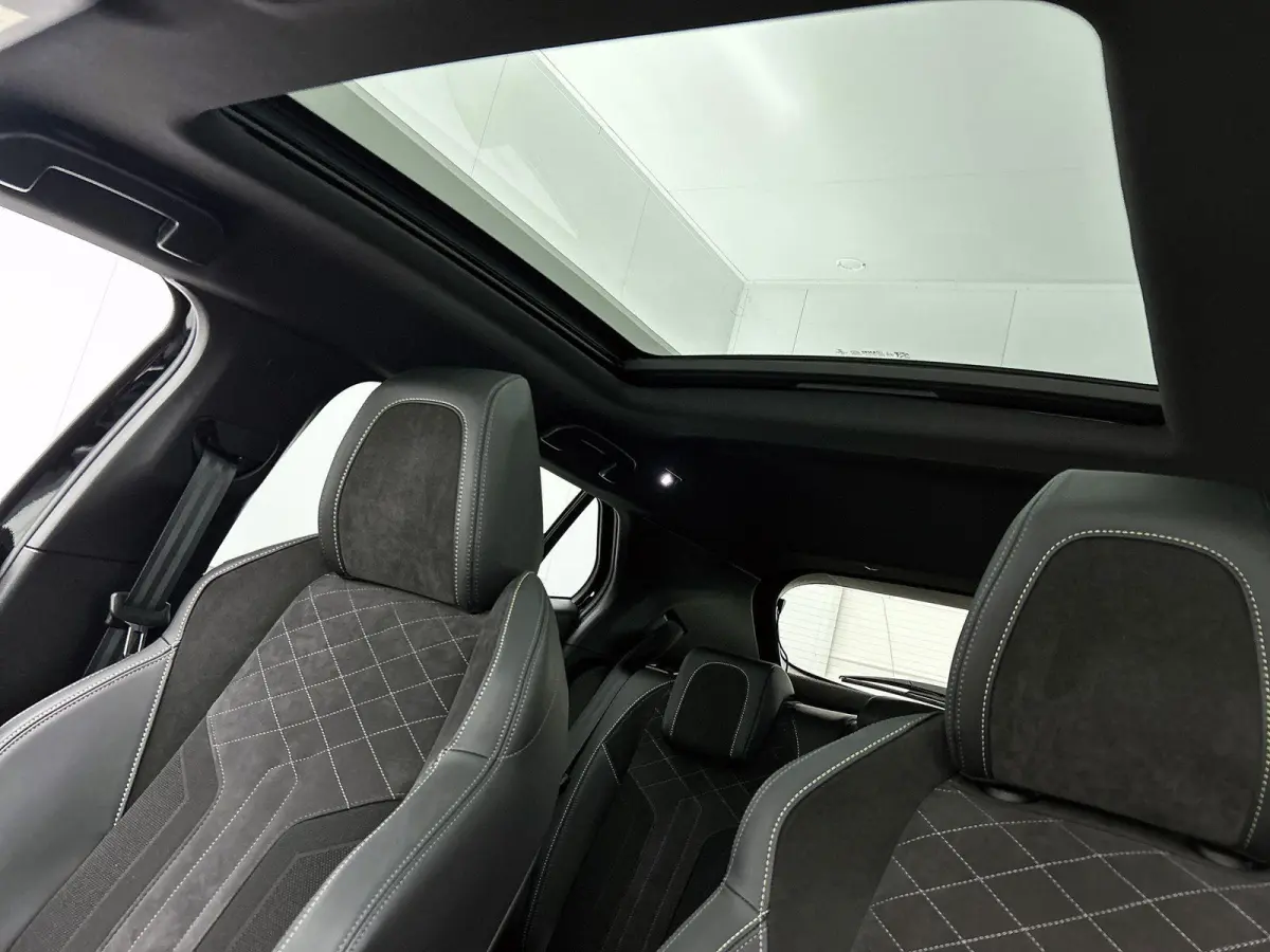 SUV 1.2 130pk GT Automaat Elektrisch Verstelb. Bestuurdersstoel | Schuif-/Kanteldak | Navigatie | Camera | Climate Control | Adaptieve Cruise Control | LED | 17"LMV |
