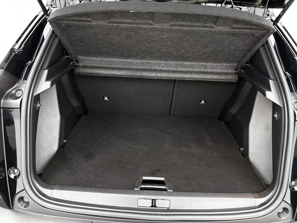 SUV 1.2 130pk GT Automaat Elektrisch Verstelb. Bestuurdersstoel | Schuif-/Kanteldak | Navigatie | Camera | Climate Control | Adaptieve Cruise Control | LED | 17"LMV |