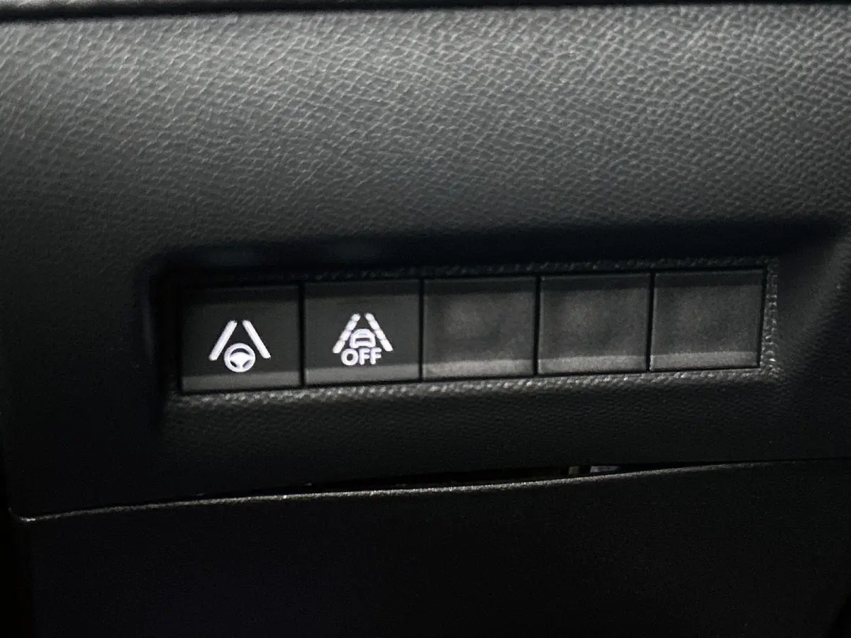 SUV 1.2 130pk GT Automaat Elektrisch Verstelb. Bestuurdersstoel | Schuif-/Kanteldak | Navigatie | Camera | Climate Control | Adaptieve Cruise Control | LED | 17"LMV |